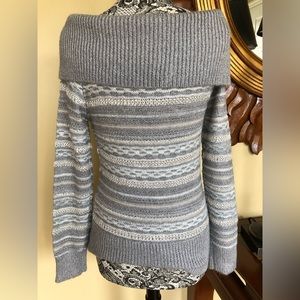 White House Black Market NWT Medium sweater.